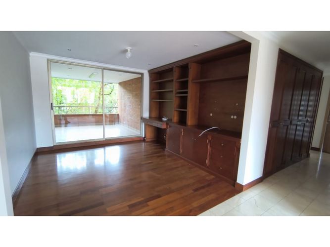 Apartamento de 3 alcobas en arriendo en Los Balsos, Medellín, 240 m² · foto 7 de 24