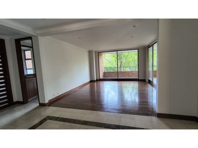 Apartamento de 3 alcobas en arriendo en Los Balsos, Medellín, 240 m² · foto 8 de 24