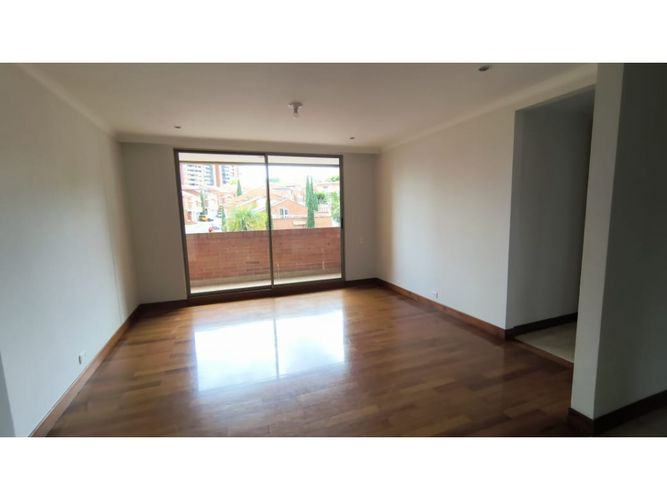 Apartamento de 3 alcobas en arriendo en Los Balsos, Medellín, 240 m² · foto 9 de 24