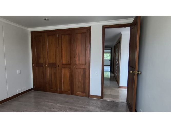 Apartamento de 3 alcobas en arriendo en Los Balsos, Medellín, 240 m² · foto 11 de 24