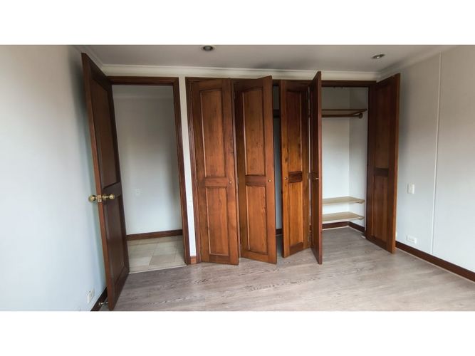 Apartamento de 3 alcobas en arriendo en Los Balsos, Medellín, 240 m² · foto 15 de 24