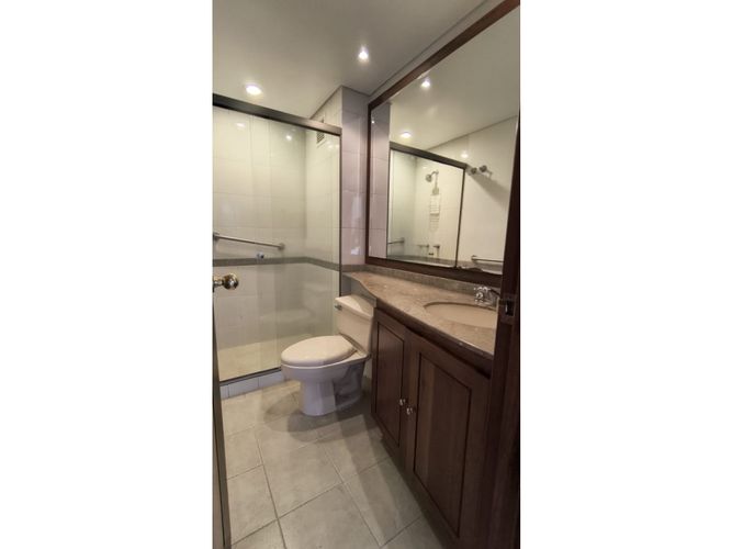 Apartamento de 3 alcobas en arriendo en Los Balsos, Medellín, 240 m² · foto 17 de 24