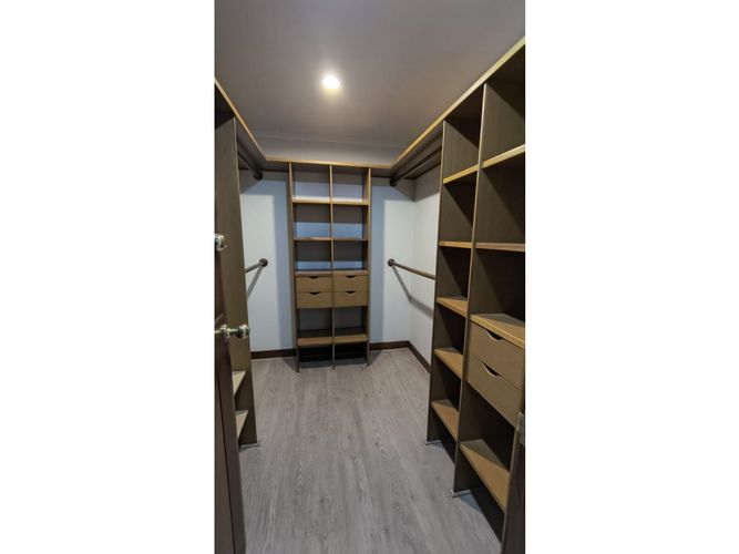 Apartamento de 3 alcobas en arriendo en Los Balsos, Medellín, 240 m² · foto 24 de 24