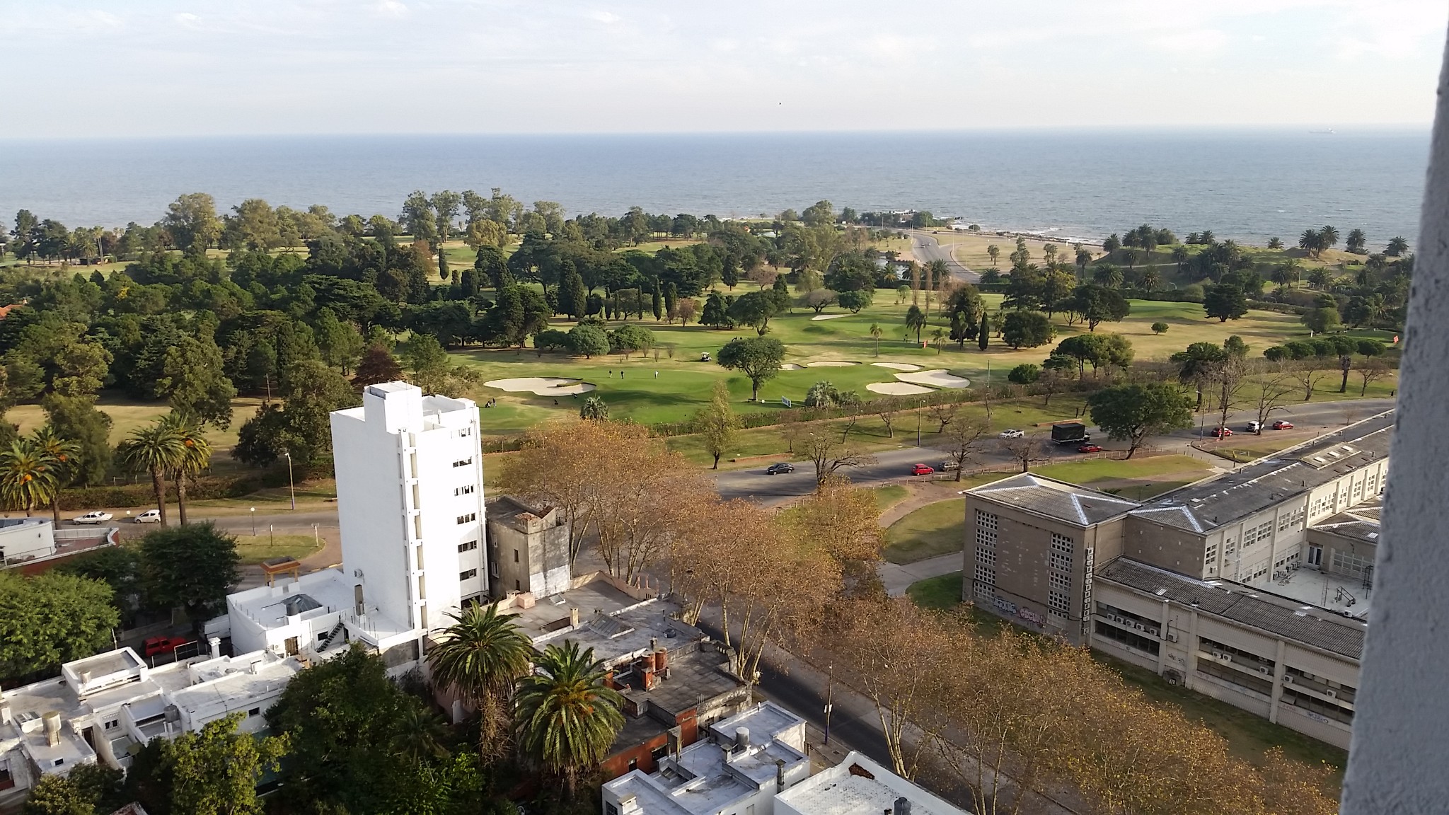 EXCELENTE APARTAMENTO, PISO ALTO, CON VISTAS ESPECTACULARES. LUMINOSO y CÓMODO. IDEAL PARA  ESTILO DE VIDA EXCLUSIVO.