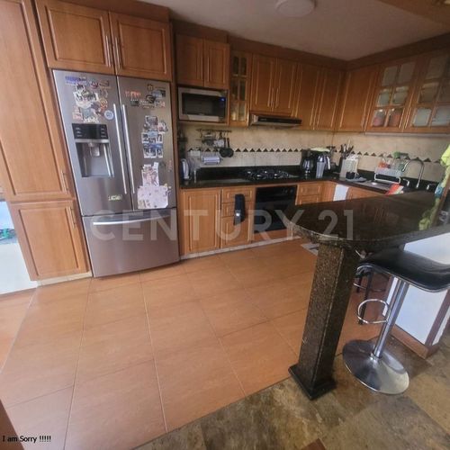 Apartamento de 5 alcobas en arriendo en Normandia, Bogotá, 310 m² · foto 4 de 24