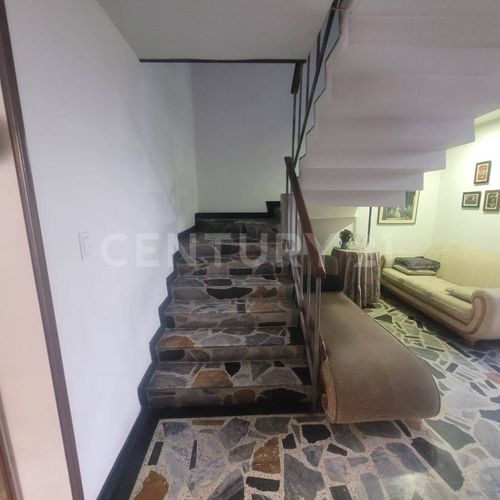 Apartamento de 5 alcobas en arriendo en Normandia, Bogotá, 310 m² · foto 13 de 24
