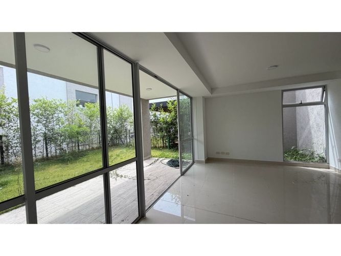 Casa de 3 alcobas en venta en Alfaguara, Jamundí, 164 m² · foto 3 de 17
