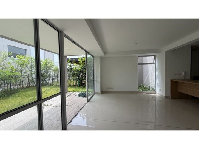 Casa de 3 alcobas en venta en Alfaguara, Jamundí, 164 m² · foto 4 de 17