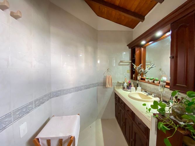 Casa de 4 alcobas en venta en Ruitoque Condominio, Floridablanca, 368 m² · foto 2 de 24