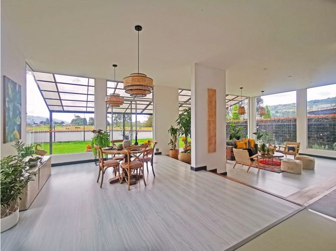 Casa de 4 alcobas en venta en La Diana, Sopó, 396 m² · foto 3 de 21