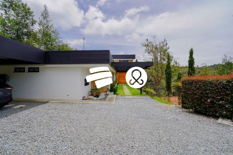 Casa de 3 alcobas en venta en Loma Del Escobero, El Retiro · foto 2 de 24
