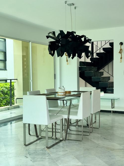 Casa de 6 alcobas en arriendo en Miraflores, Girardot, 300 m² · foto 2 de 24