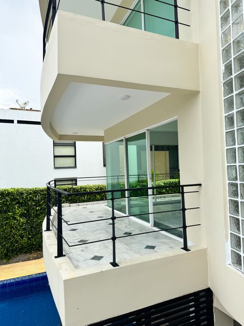 Casa de 6 alcobas en arriendo en Miraflores, Girardot, 300 m² · foto 23 de 24