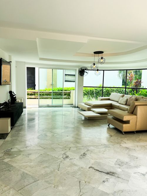 Casa de 6 alcobas en arriendo en Miraflores, Girardot, 300 m² · foto 19 de 24