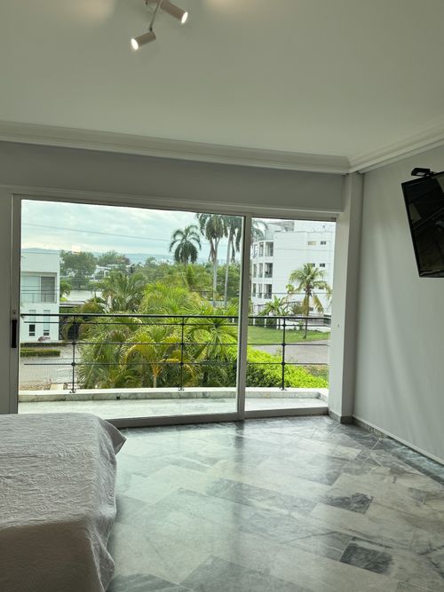 Casa de 6 alcobas en arriendo en Miraflores, Girardot, 300 m² · foto 12 de 24