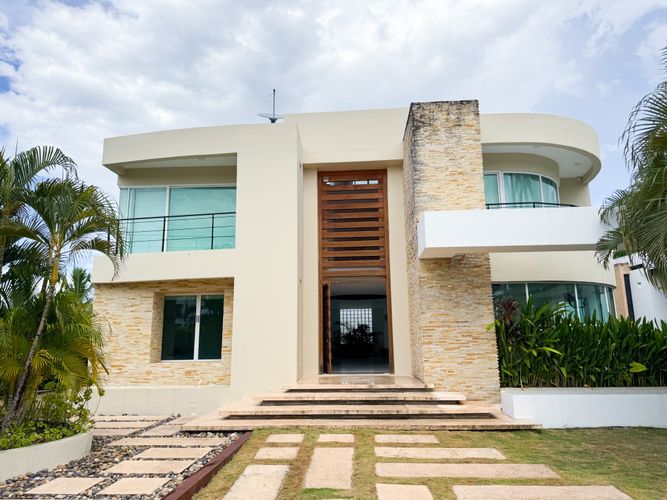 Casa de 6 alcobas en arriendo en Miraflores, Girardot, 300 m² · foto 16 de 24