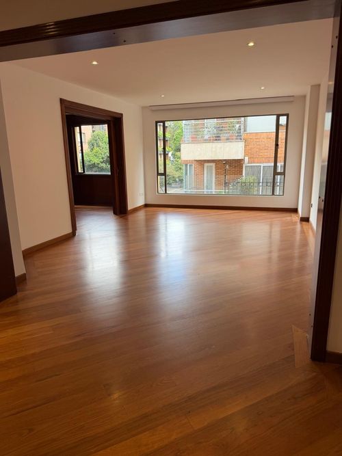 Apartamento de 3 alcobas en venta en Chico, Bogotá, 221 m² · foto 19 de 24