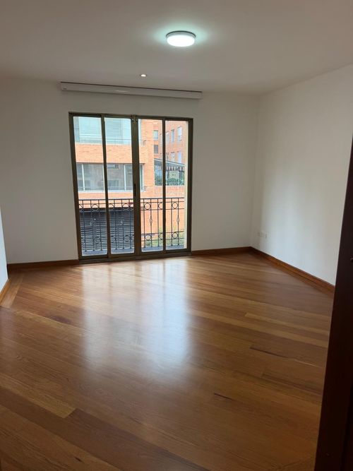Apartamento de 3 alcobas en venta en Chico, Bogotá, 221 m² · foto 23 de 24