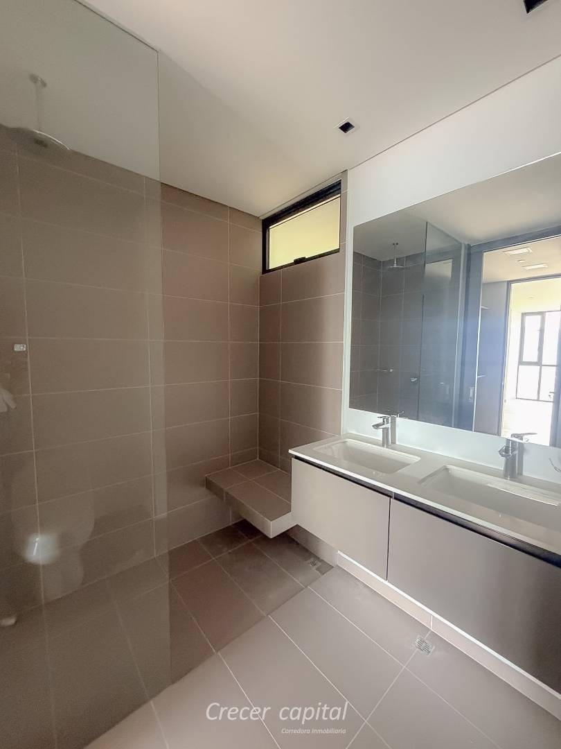 Apartamento en arriendo en El Poblado, Medellín · foto 11 de 13