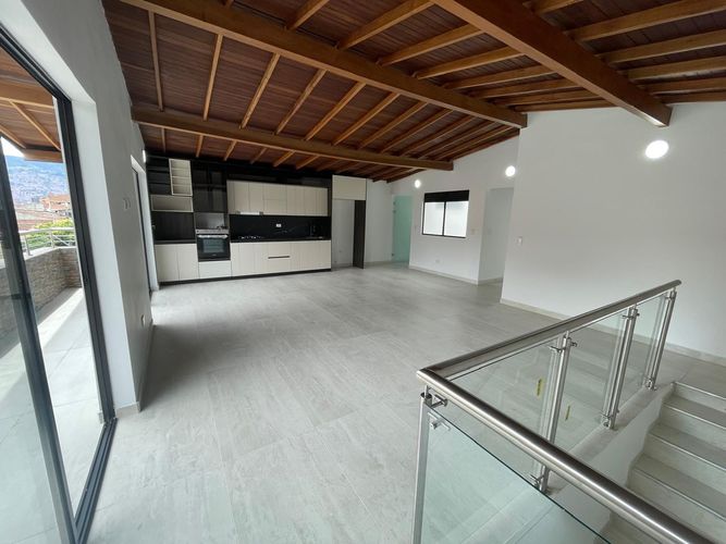 Casa de 3 alcobas en venta en Belén, Medellín, 105 m² · foto 10 de 16