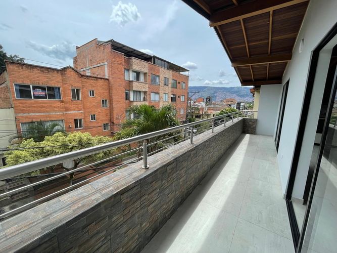 Casa de 3 alcobas en venta en Belén, Medellín, 105 m² · foto 3 de 16