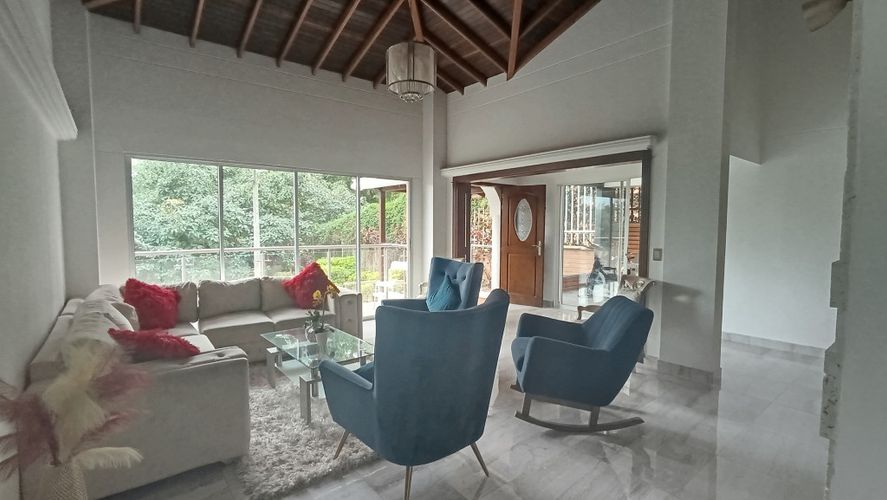 Casa de 3 alcobas en venta en San Jose, Sabaneta, 424 m² · foto 4 de 24