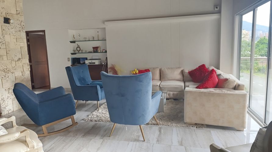 Casa de 3 alcobas en venta en San Jose, Sabaneta, 424 m² · foto 5 de 24