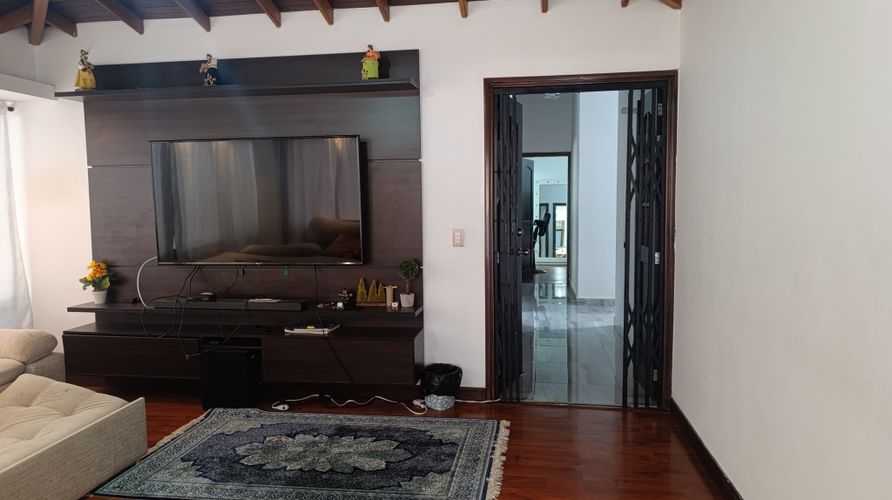 Casa de 3 alcobas en venta en San Jose, Sabaneta, 424 m² · foto 13 de 24