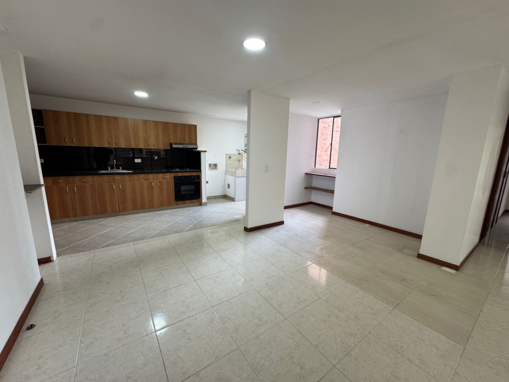 Apartamento en arriendo en Los Balsos, Medellín · foto 2 de 18