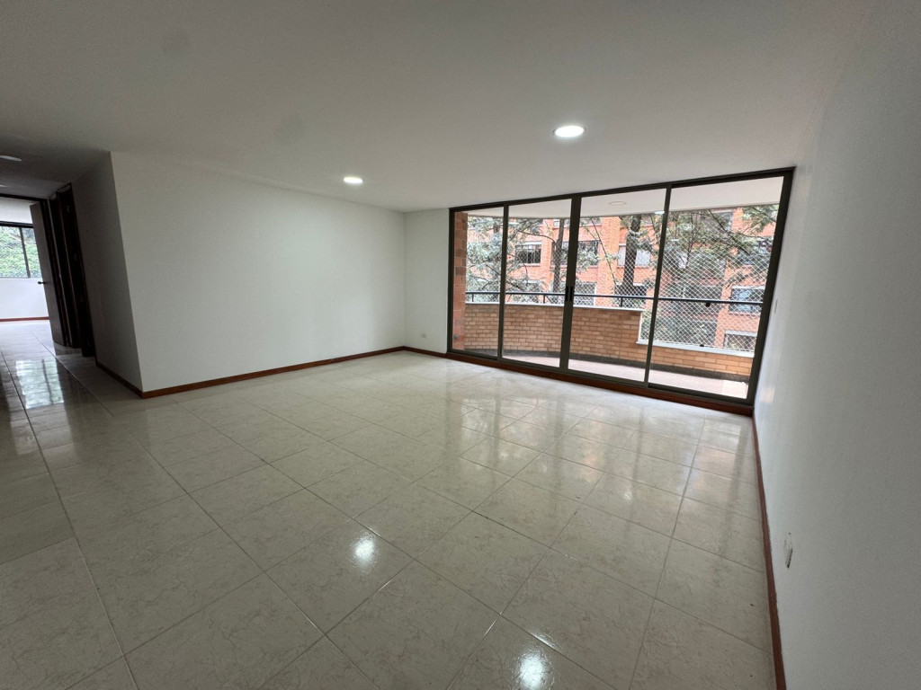 Apartamento en arriendo en Los Balsos, Medellín · foto 5 de 18