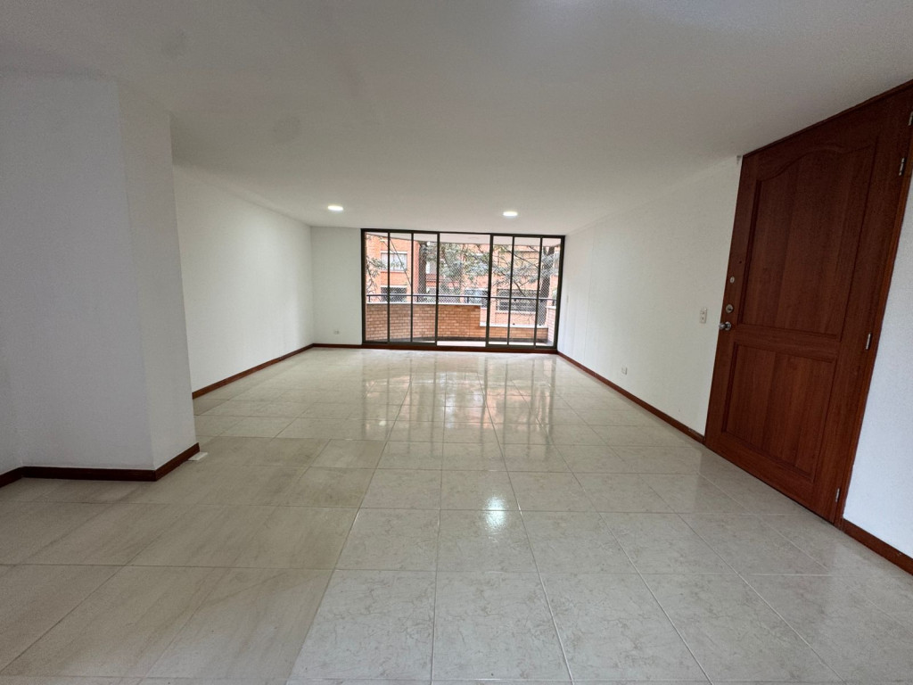 Apartamento en arriendo en Los Balsos, Medellín · foto 6 de 18
