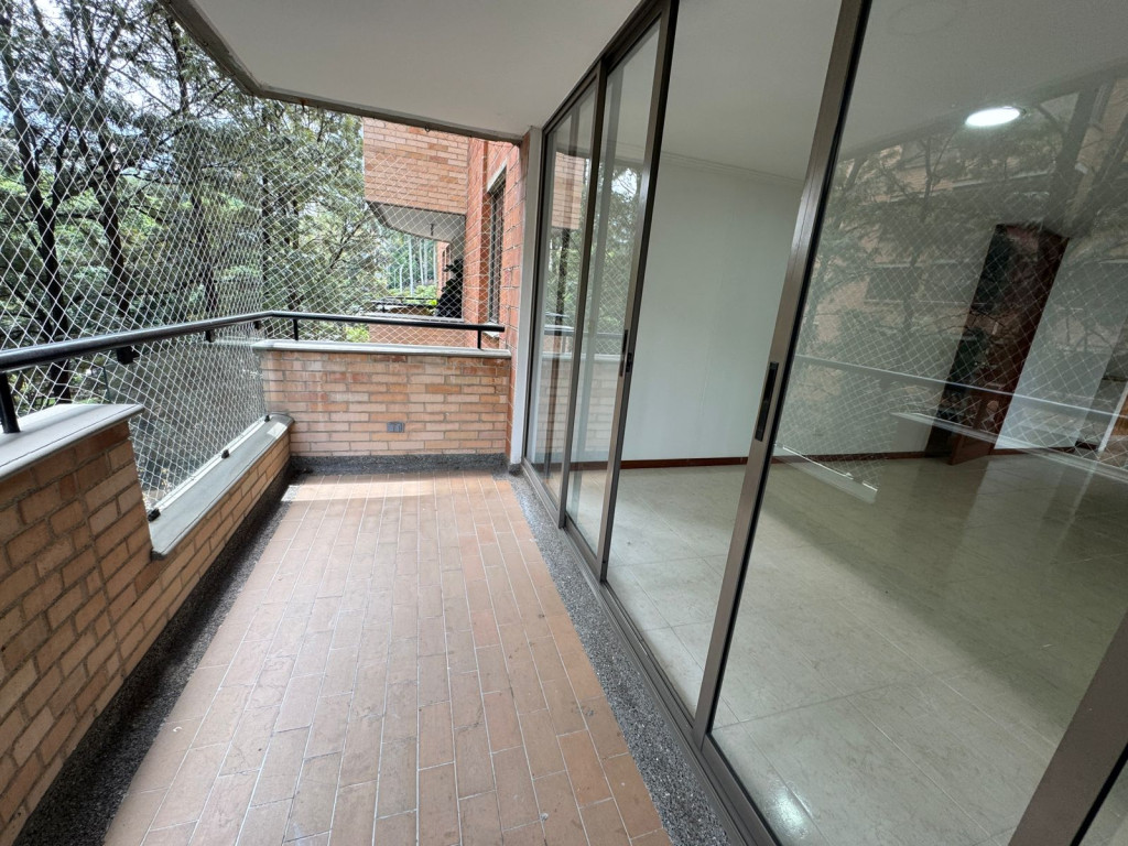 Apartamento en arriendo en Los Balsos, Medellín · foto 7 de 18