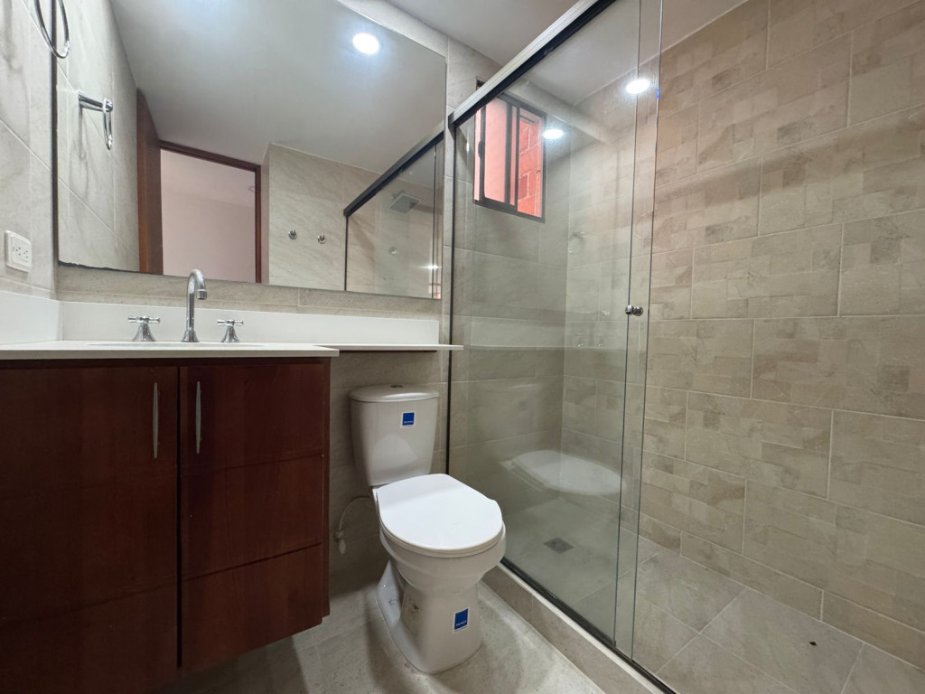 Apartamento en arriendo en Los Balsos, Medellín · foto 8 de 18