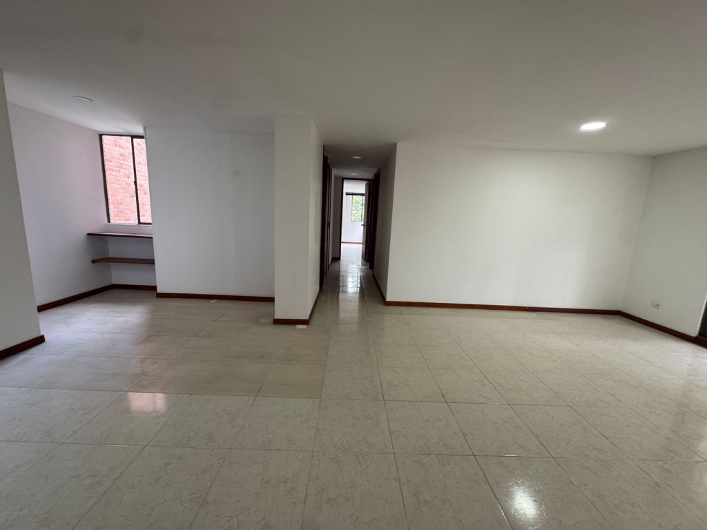 Apartamento en arriendo en Los Balsos, Medellín · foto 10 de 18