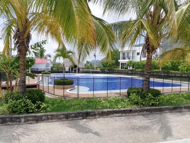 Casa de 4 alcobas en venta en Ricaurte, 153 m² · foto 23 de 24