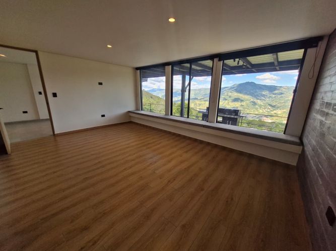 Casa de 5 alcobas en arriendo en Actividad Multiple, Copacabana · foto 10 de 19