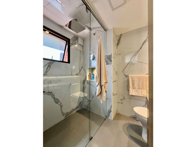Apartamento de 2 alcobas en venta en Santa Barbara, Bogotá, 147 m² · foto 8 de 24