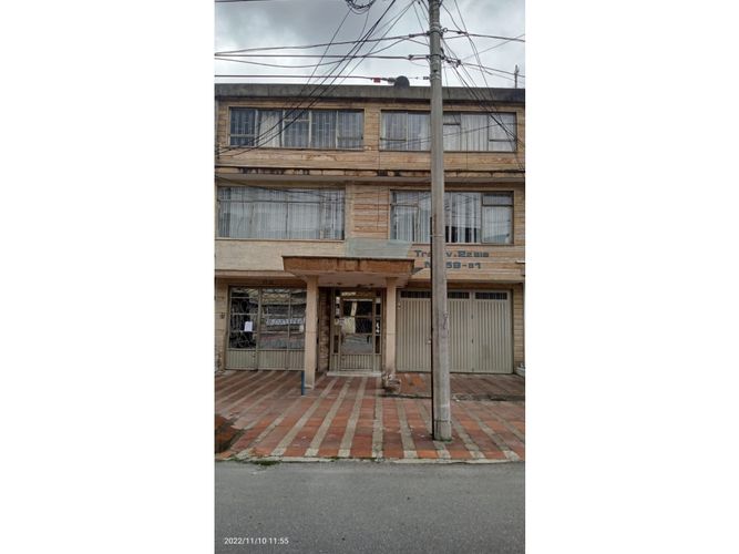 Casa en venta en San Luis, Bogotá, 430 m² · foto 1 de 1