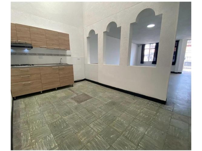 Casa de 6 alcobas en venta en Colseguros Andes, Cali, 300 m² · foto 2 de 11