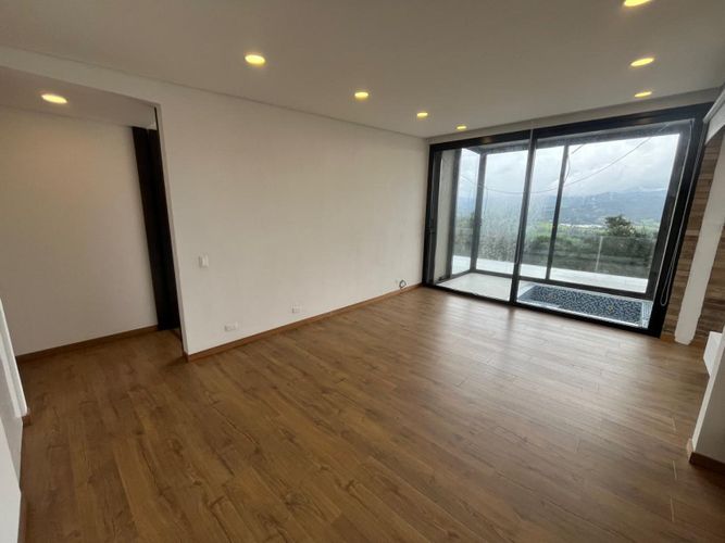 Casa de 4 alcobas en venta en Yerbabuena, Sopó, 480 m² · foto 9 de 23