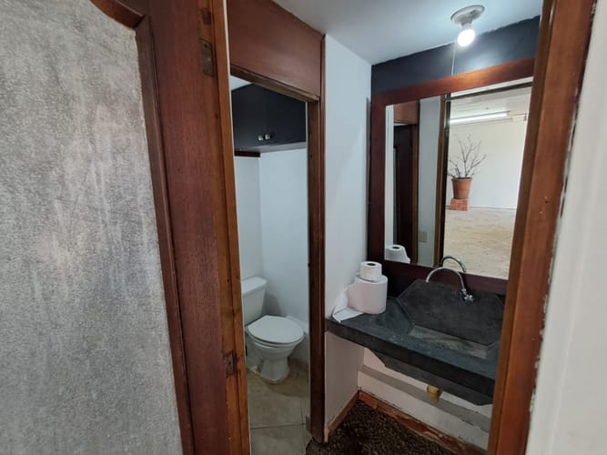 Local en arriendo en La Floresta, Medellín, 140 m² · foto 2 de 8