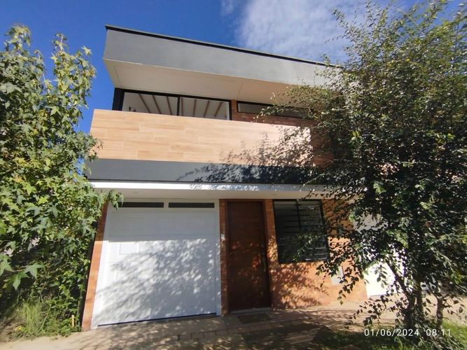 Casa de 3 alcobas en venta en La Ceja, 130 m² · foto 4 de 24