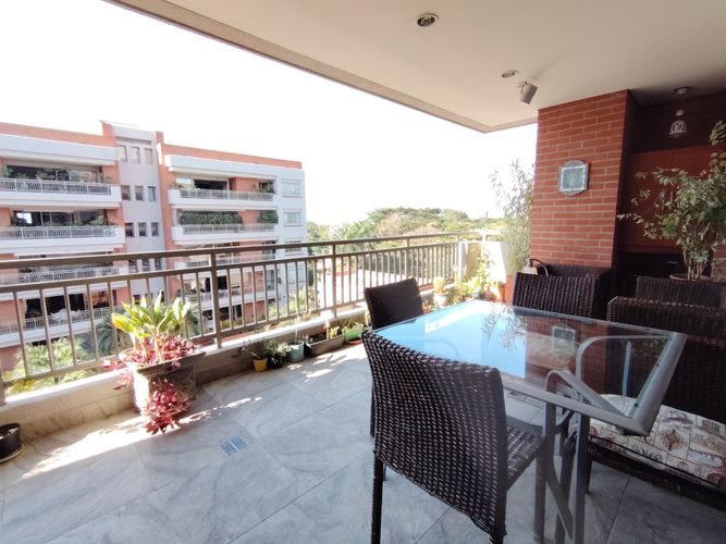 Apartamento de 4 alcobas en venta en Pance, Cali, 218 m² · foto 22 de 24