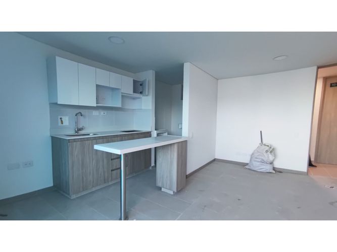 Apartamento en venta en Loma De San Jose, Sabaneta · foto 5 de 11