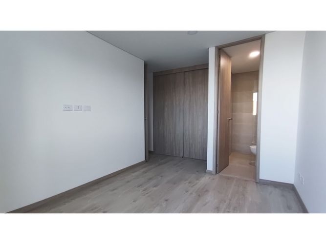Apartamento en venta en Loma De San Jose, Sabaneta · foto 7 de 11