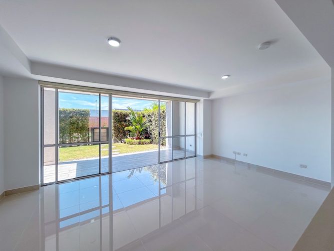 Casa en venta en Alfaguara, Jamundí, 234 m² · foto 4 de 18