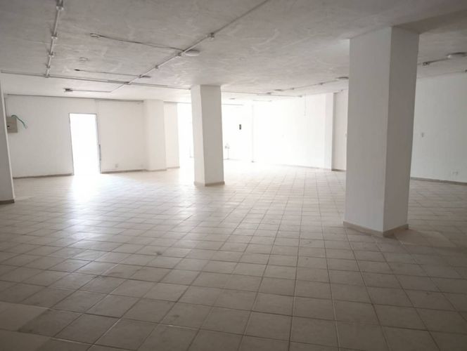 Bodega en arriendo en El Poblado, Medellín, 200 m² · foto 3 de 13
