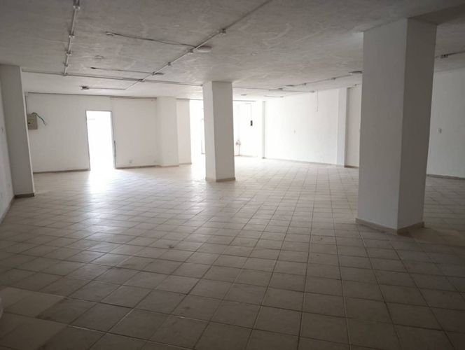 Bodega en arriendo en El Poblado, Medellín, 200 m² · foto 9 de 13