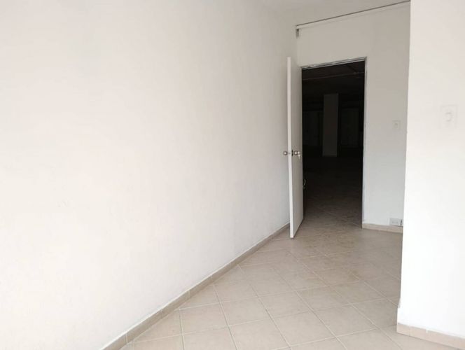 Bodega en arriendo en El Poblado, Medellín, 200 m² · foto 10 de 13