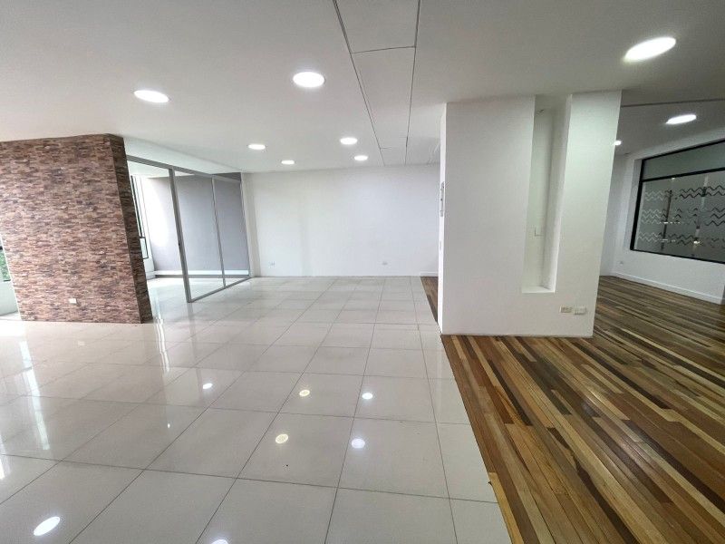 Oficina en arriendo en El Poblado, Medellín, 138 m² · foto 8 de 13
